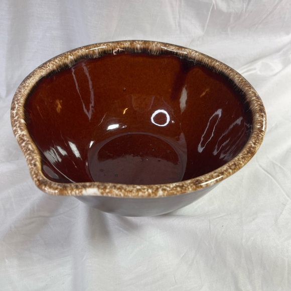 Vintage Hull Pottery Mixing Bowl 8” Lip Batter Bowl - Picture 3 of 7